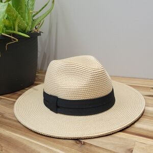 Womens Classic Straw Fedora with Black Band